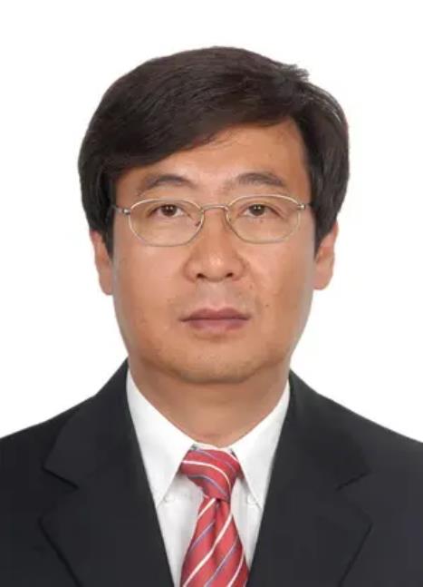 1655345070665092192.jpg 胡春宏.jpg
