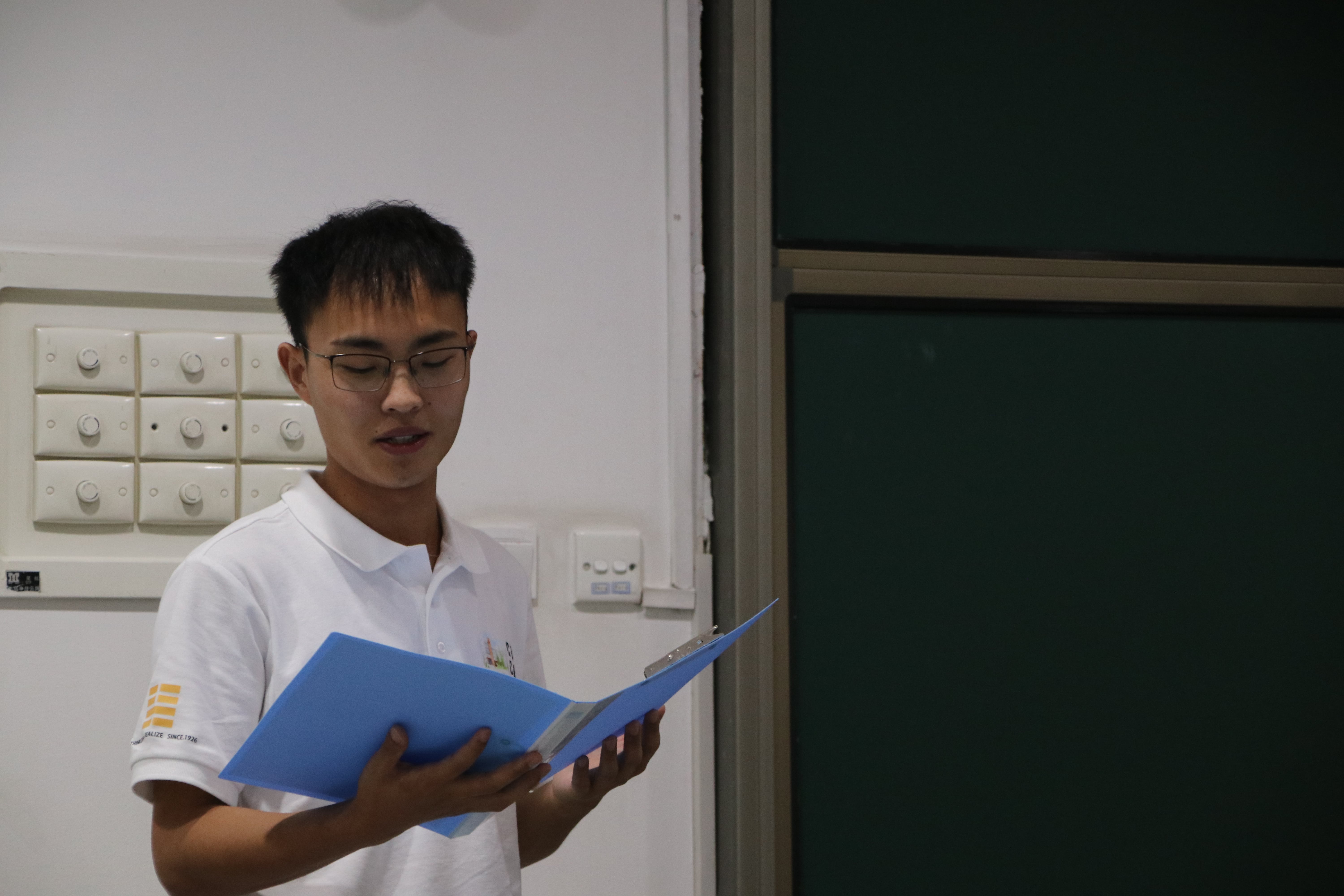 1631762678644024226.jpg 20210906-土木工程系暨建设管理系研究生迎新会-梁铭轩-陈旺发言-min.jpg