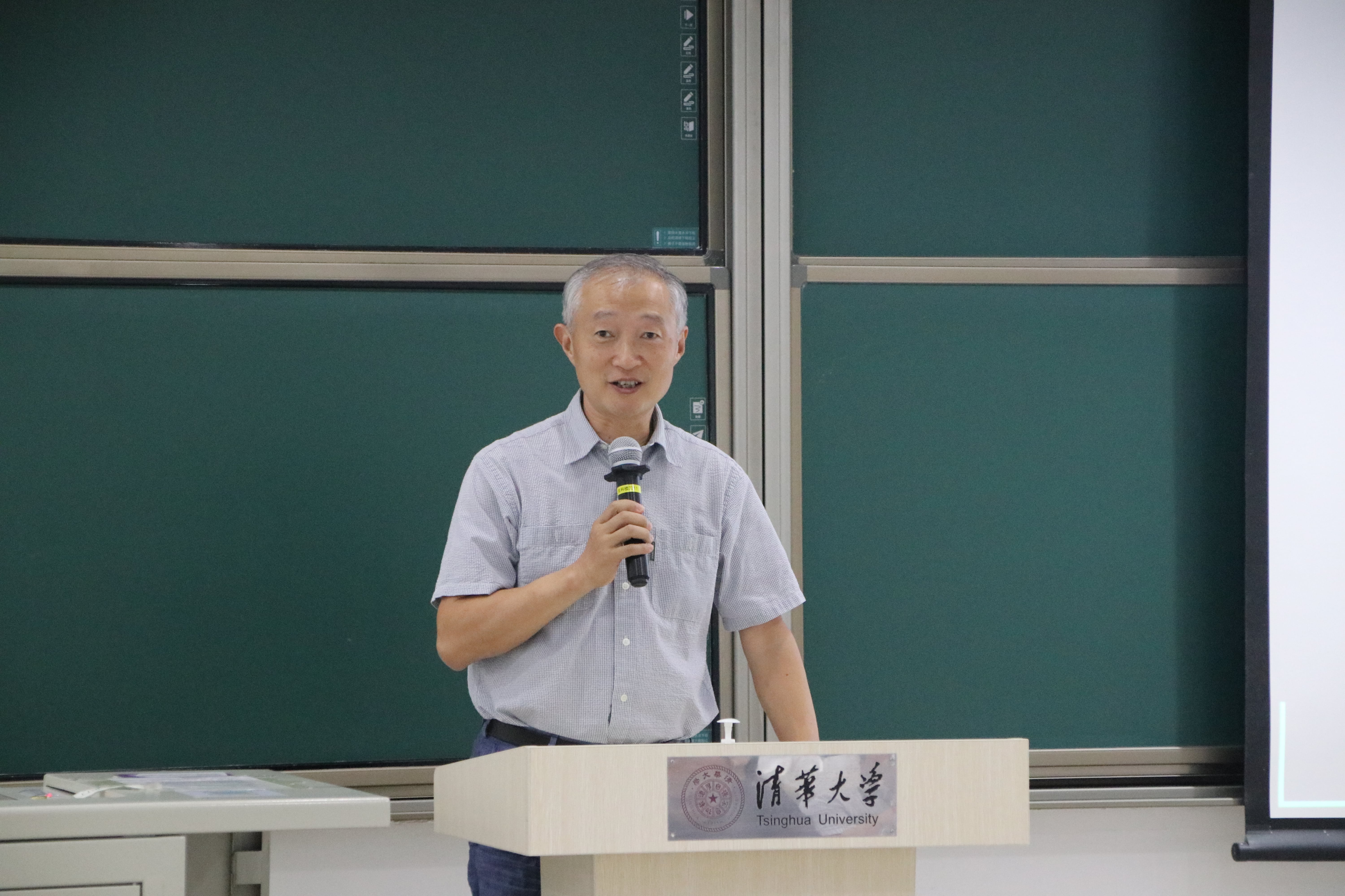 1631762767747083411.jpg 20210906-土木工程系暨建设管理系研究生迎新会-梁铭轩-方东平发言-min.jpg