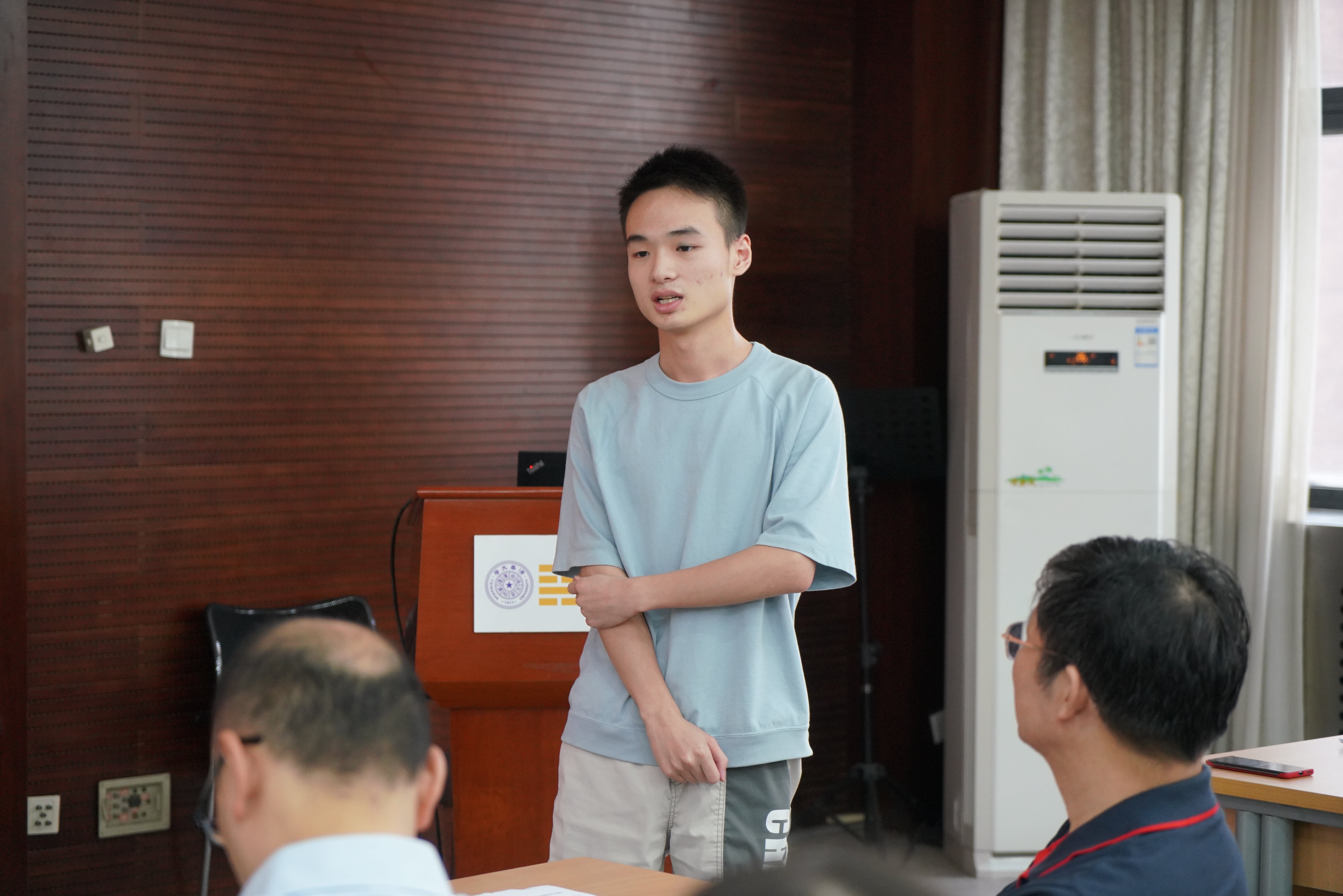 1631773639083034364.jpg 陈阔-min.jpg