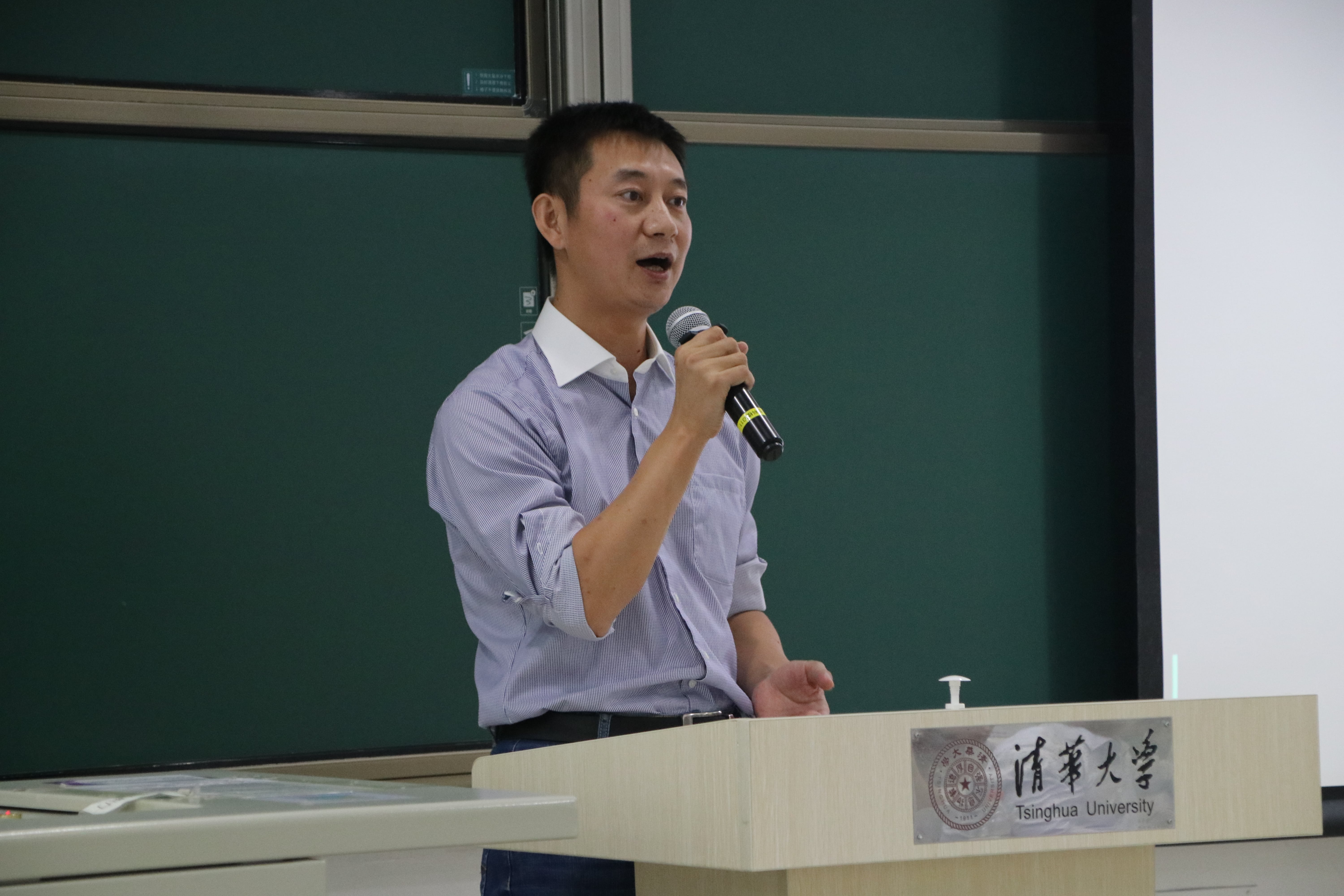 1631762722875005730.jpg 20210906-土木工程系暨建设管理系研究生迎新会-梁铭轩-赵彦革发言-min.jpg