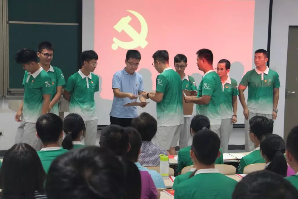 1571841795574061536.png QQ截图20191023144403.png