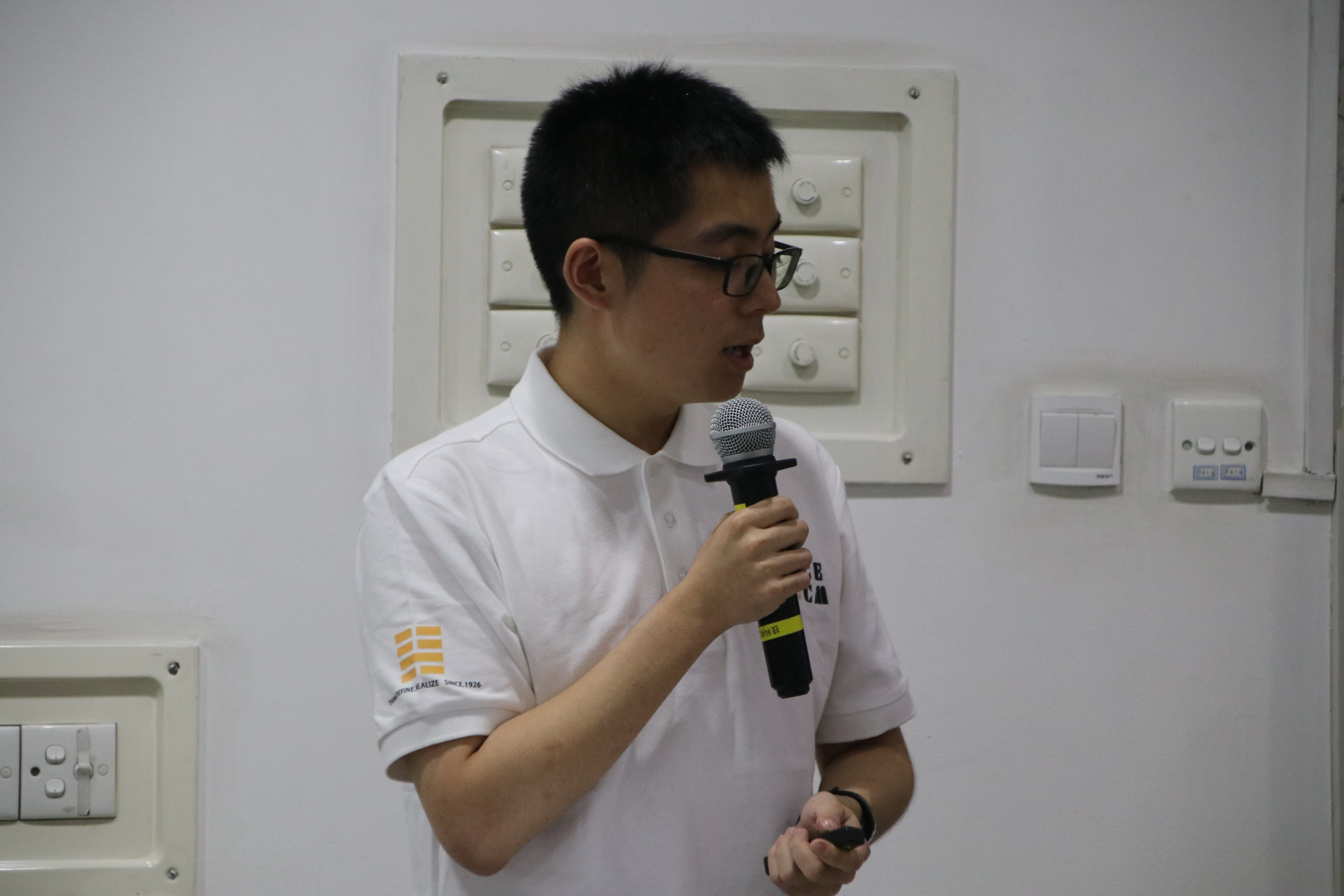 1631762814568053223.jpg 20210906-土木工程系暨建设管理系研究生迎新会-梁铭轩-蒋圣发言-min.jpg